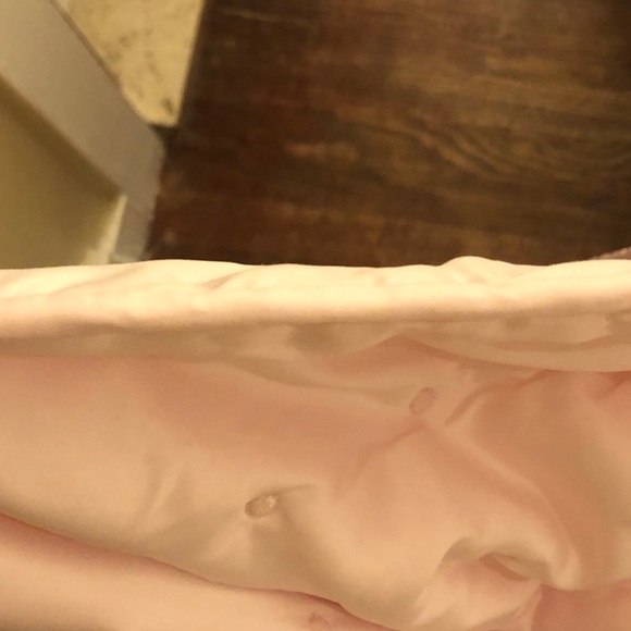 TAHARI beautiful sateen comforter/2 standard shams - Picture 10 of 14